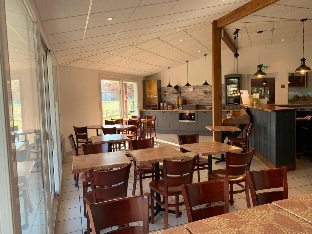 Mape Hotel Dampierre-en-Burly Kültér fotó
