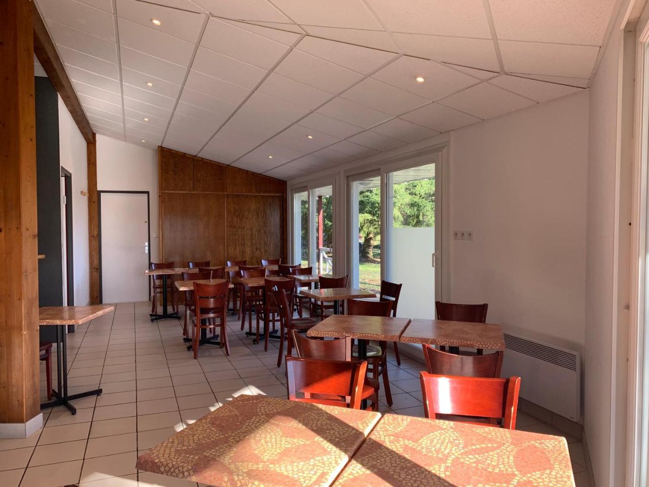 Mape Hotel Dampierre-en-Burly Kültér fotó