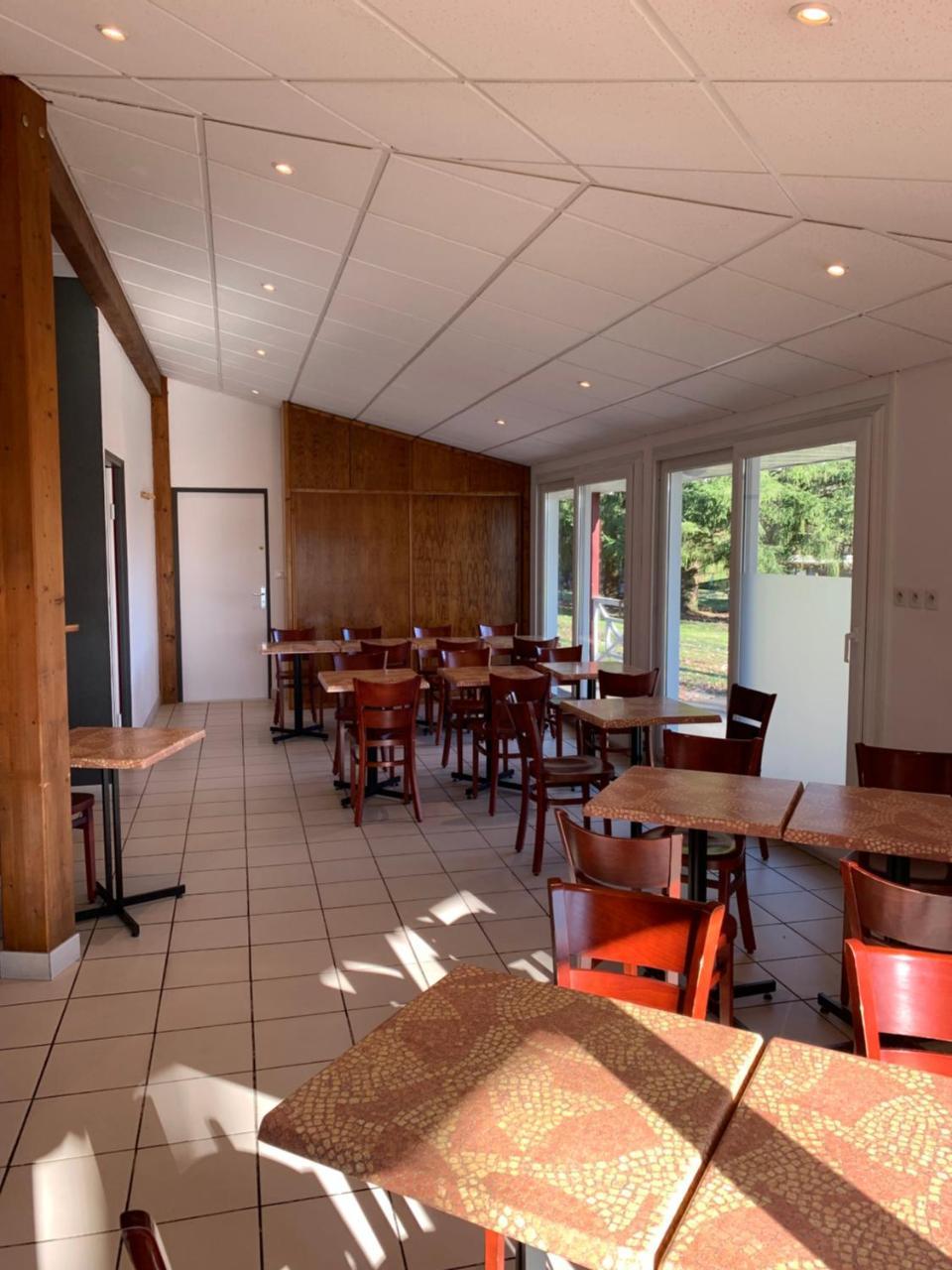 Mape Hotel Dampierre-en-Burly Kültér fotó