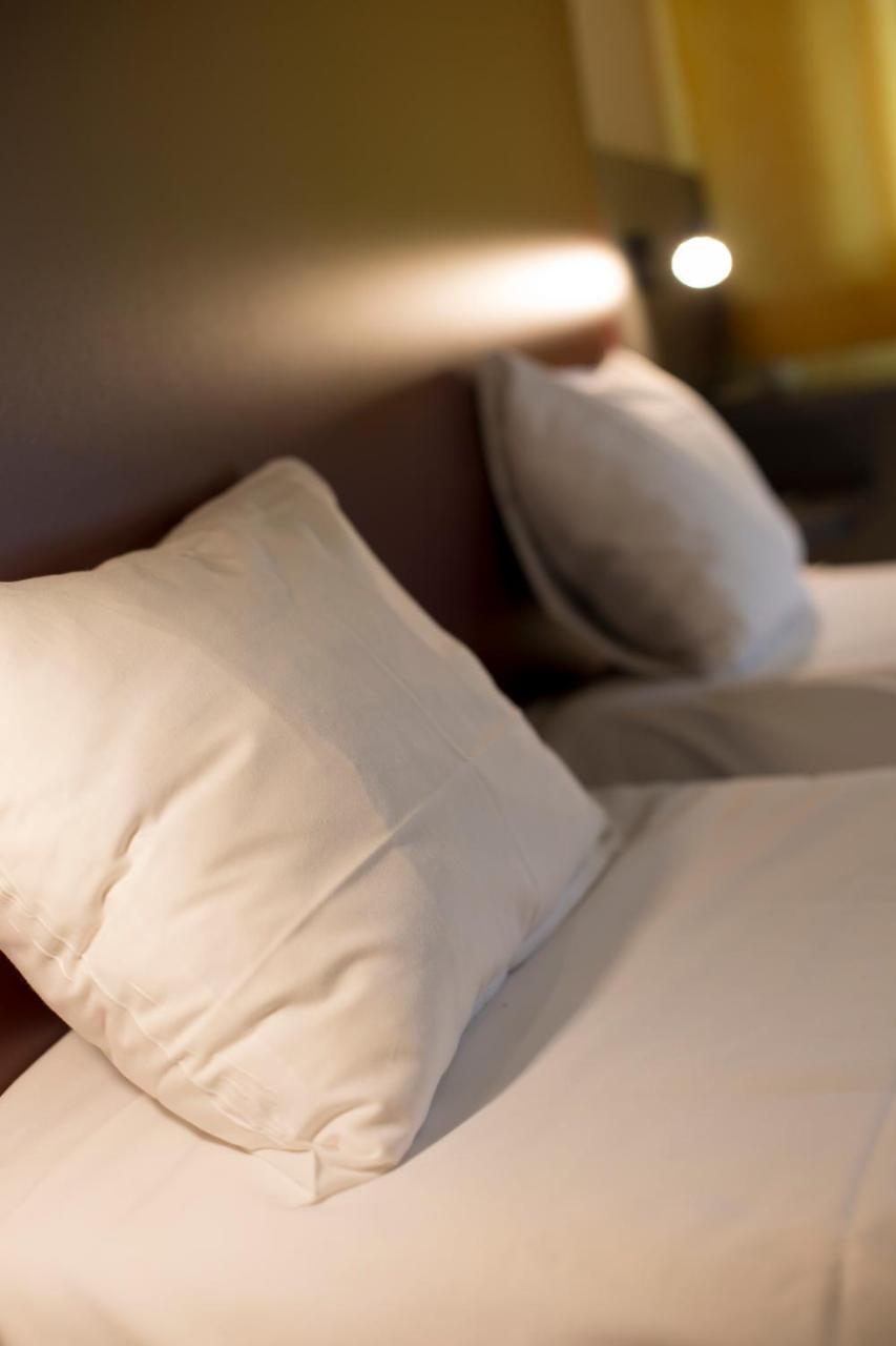 Mape Hotel Dampierre-en-Burly Kültér fotó